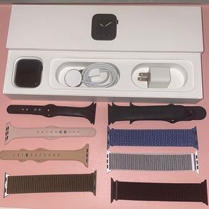 Apple Watch Series 5 (GPS + Cellular) - Unlocked